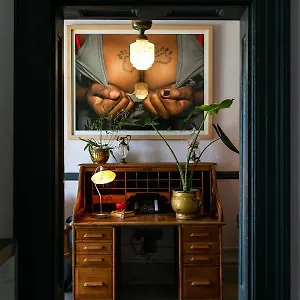  Hotel Lola